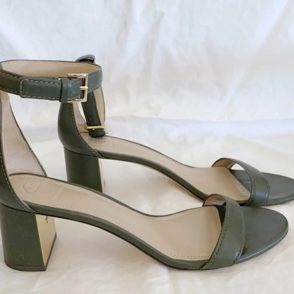 Tory Burch Cecile 55 mm Leather Sandal in Green size 10